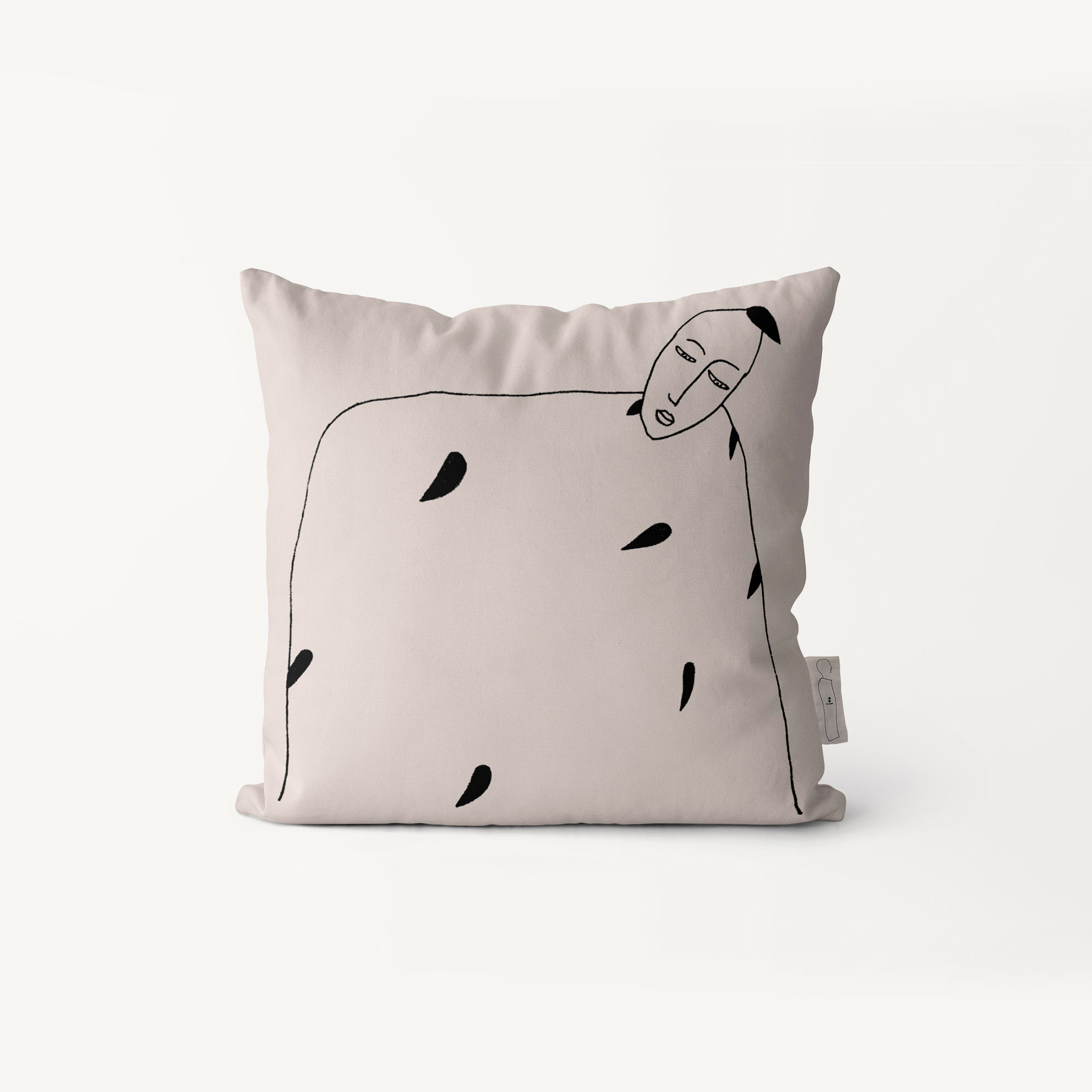 Kiasmo_design_cushion_Alma1_designer_vincenzodalba_photo_front2jpg